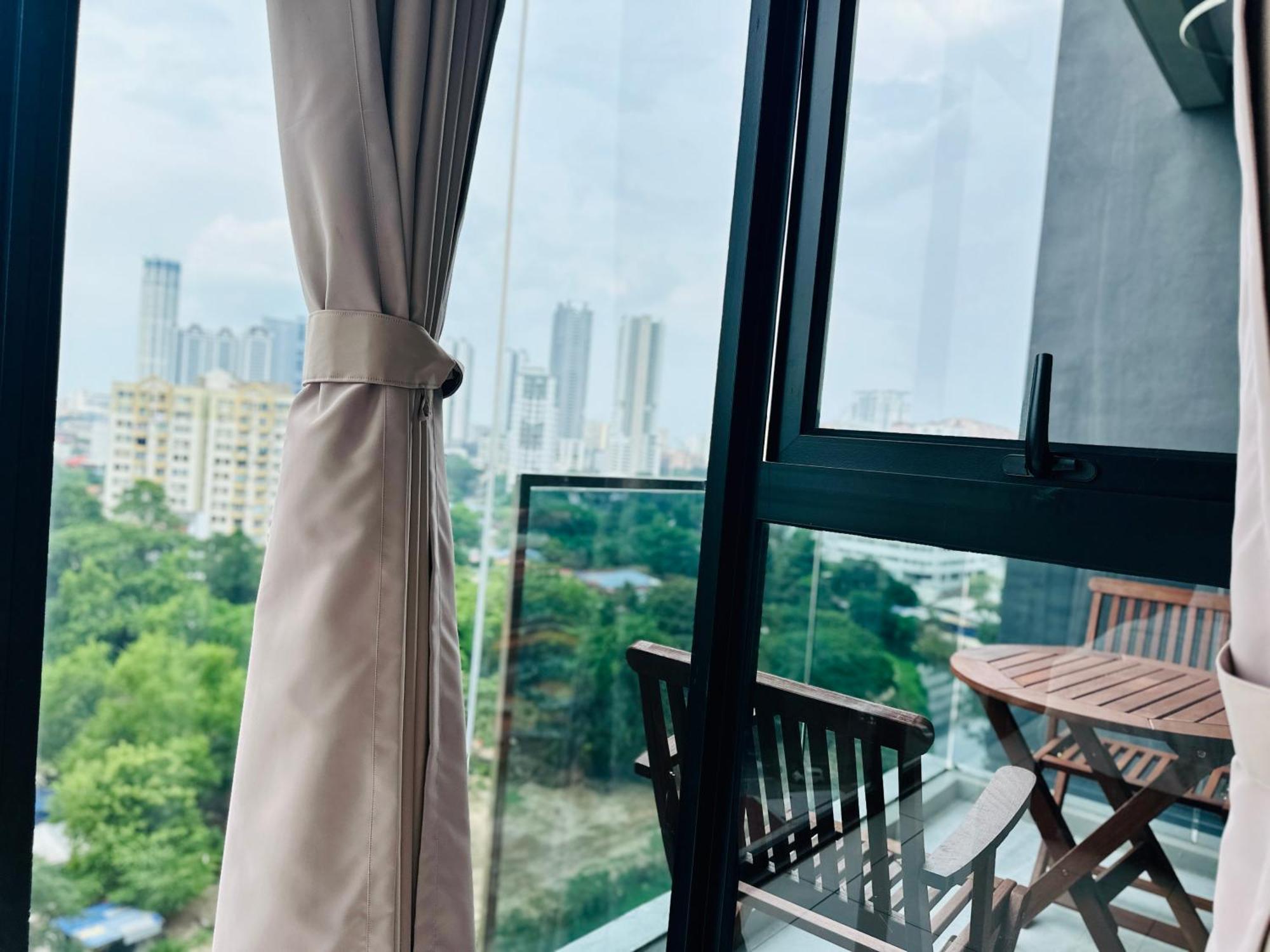 New Georgetown Instagramable 2Br Homestay For 10Pax 无敌美景两房民宿 Beacon Executive Suite 외부 사진