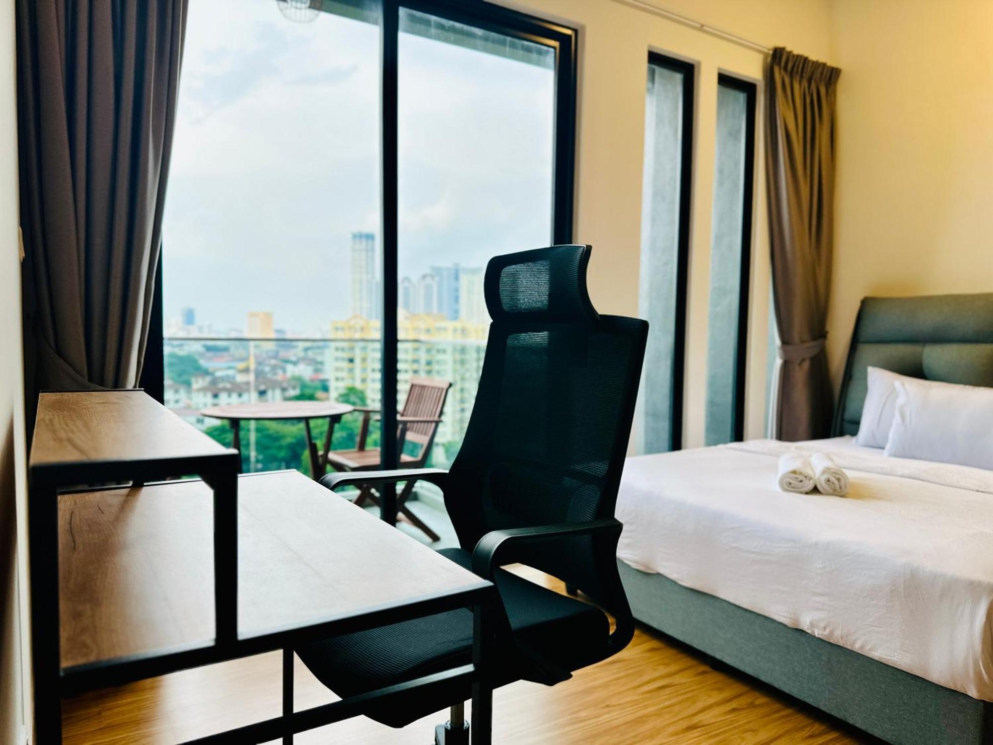 New Georgetown Instagramable 2Br Homestay For 10Pax 无敌美景两房民宿 Beacon Executive Suite 외부 사진