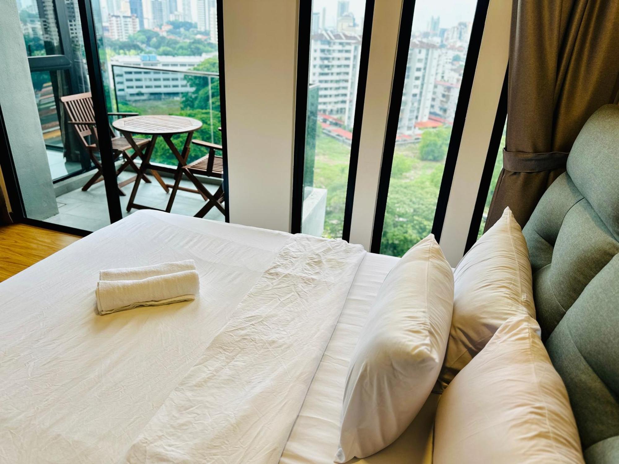 New Georgetown Instagramable 2Br Homestay For 10Pax 无敌美景两房民宿 Beacon Executive Suite 외부 사진