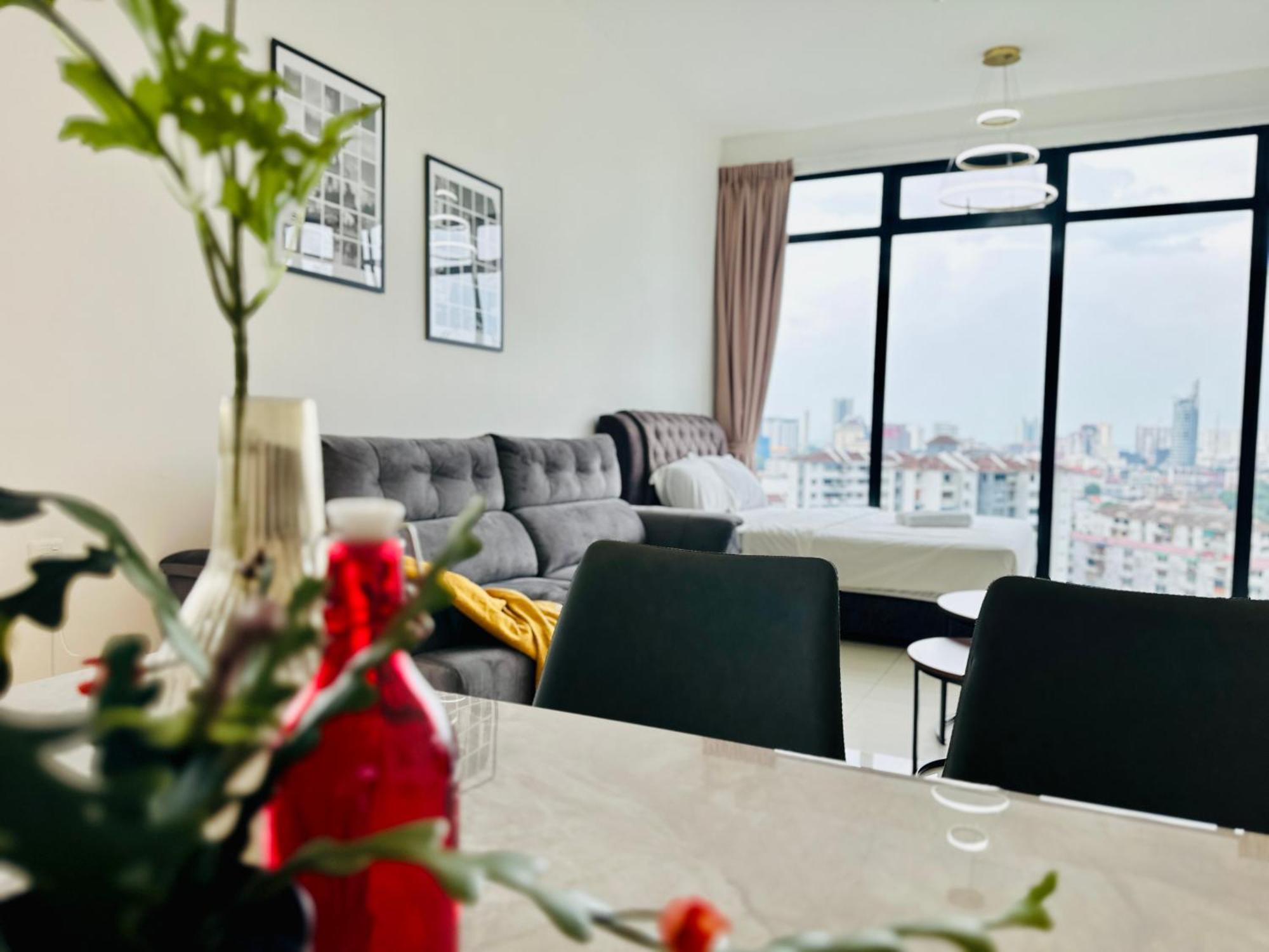 New Georgetown Instagramable 2Br Homestay For 10Pax 无敌美景两房民宿 Beacon Executive Suite 외부 사진